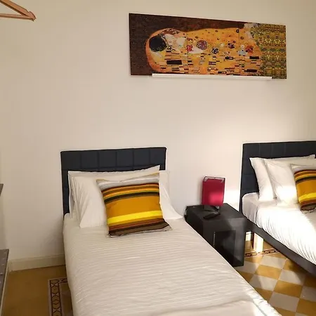 Bonjour Bed & Breakfast 2*